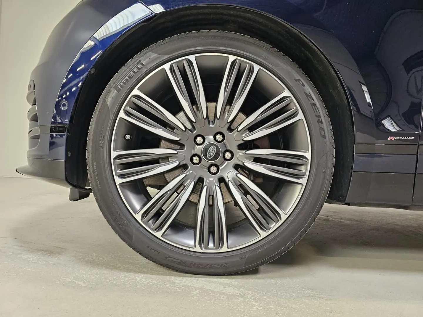 Range Rover Velar 2.0 Benzine P250 - R-Dynamic -