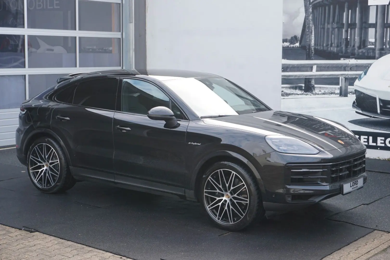 Cayenne Coupe E-Hybrid *22