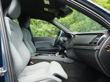 XC90 T8 AWD/360°/AHK/TWA
