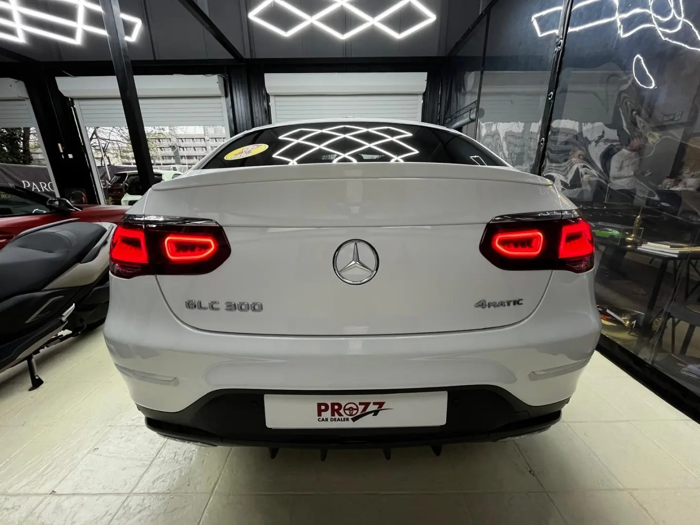 Mercedes-Benz GLC Coupe 300 4Matic 9G-TRONIC AMG Line