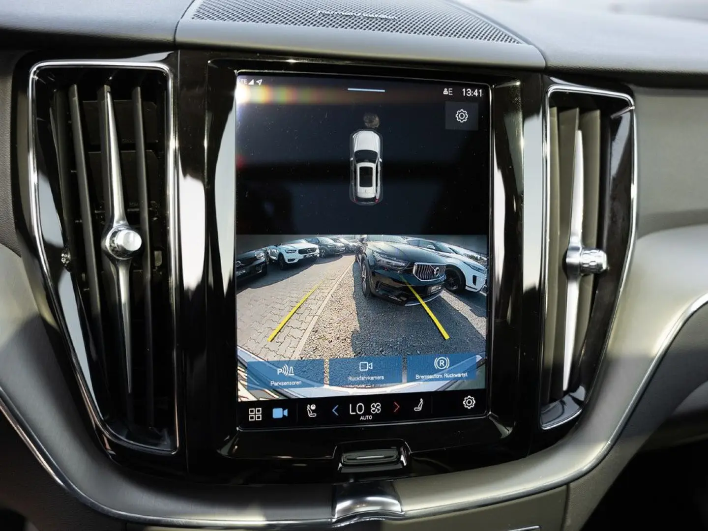XC60 T6 Recharge AWD 1.Hand PANO AHK LED NAVI