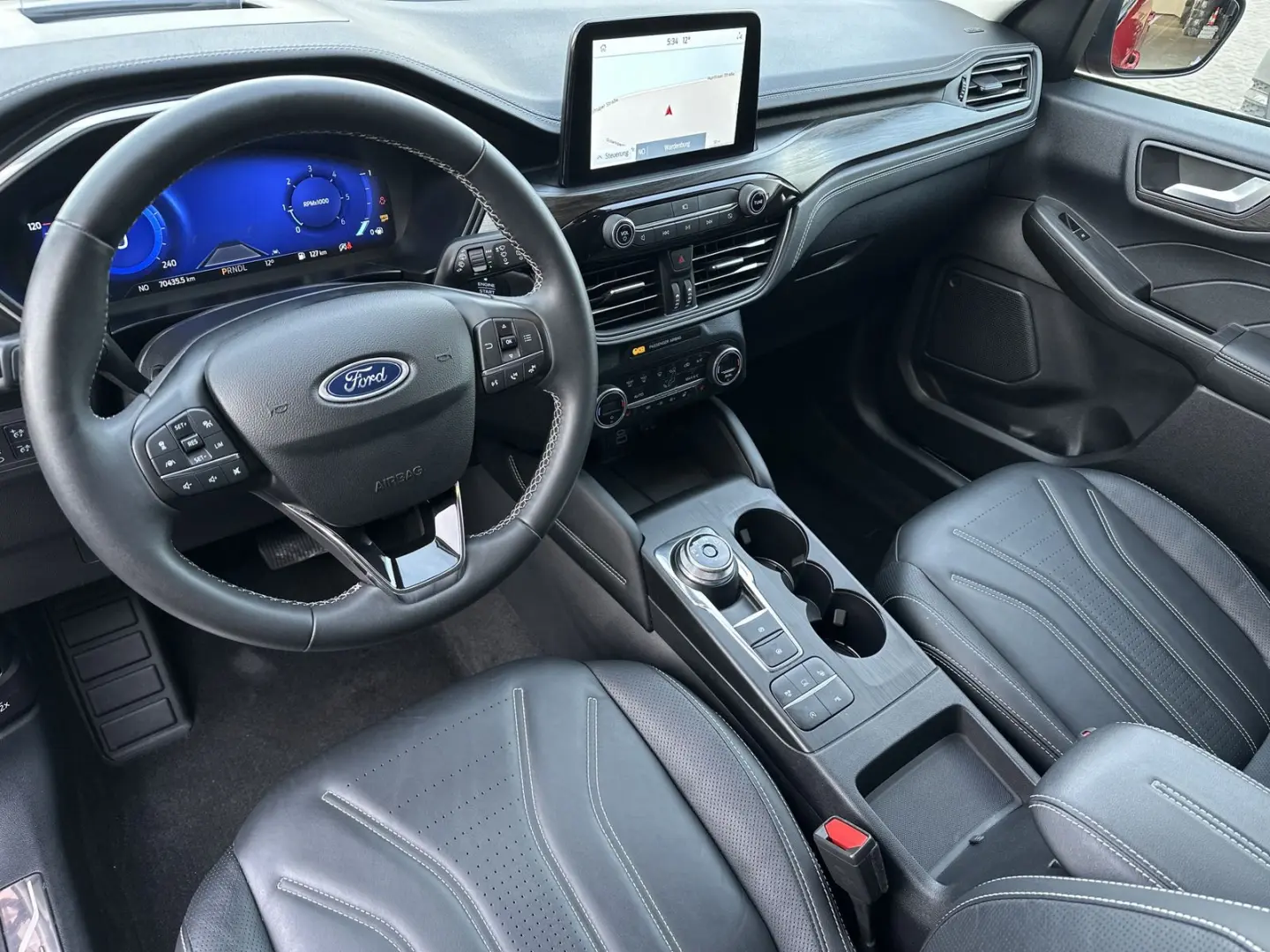 Kuga 2.0 EB 4x4 Vignale NAV+LED+KAMERA+ACC+18ZO