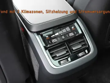 XC90 B5 D AWD R-Design °AHK°STANDHEIZ°PANO°22