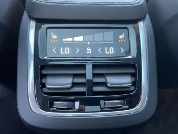 XC90 B5 AWD ULTIMATE DARK 7SITZ PANO HUD BLIS