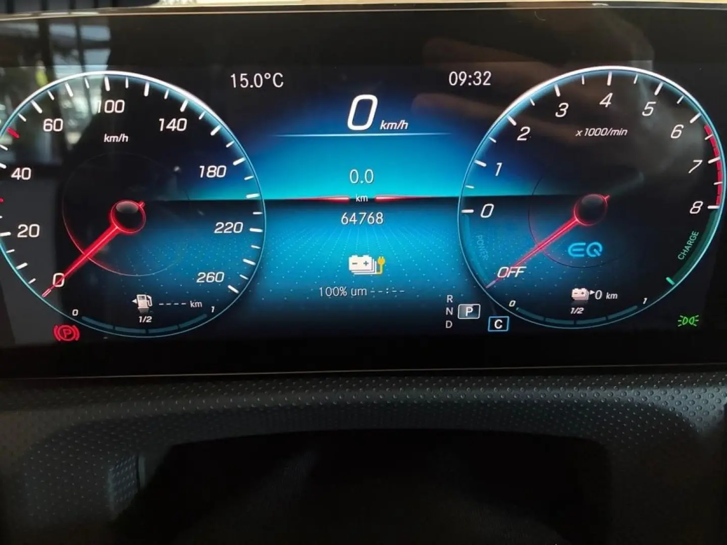 CLA 250 e Coupé +AMG+MBUX+Night+Ambiente+AHK+SHZ