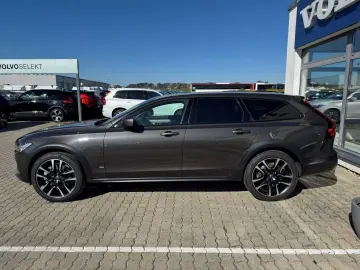 V90 Cross Country Cross Country Plus AWD B4 Dies