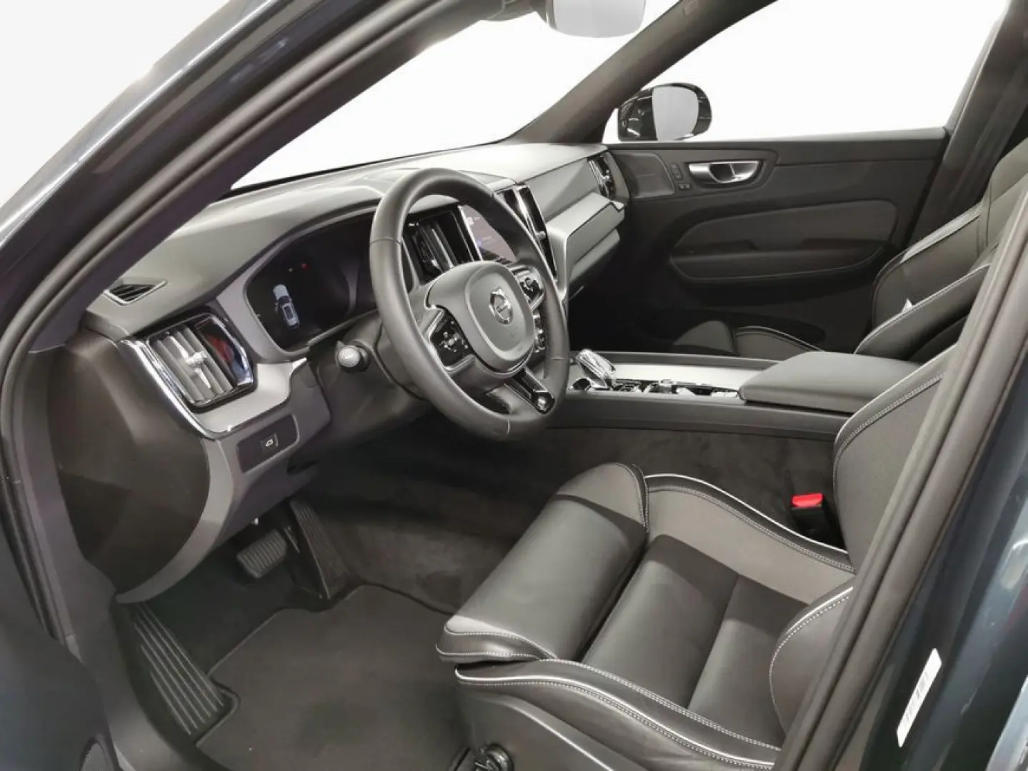 XC60 B4 D AWD Plus Dark