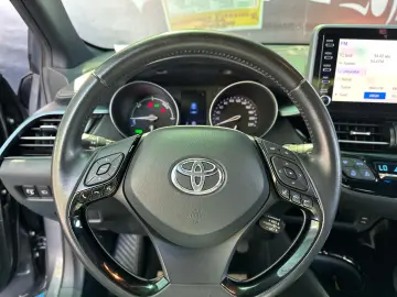 TOYOTA C-HR HYBRID