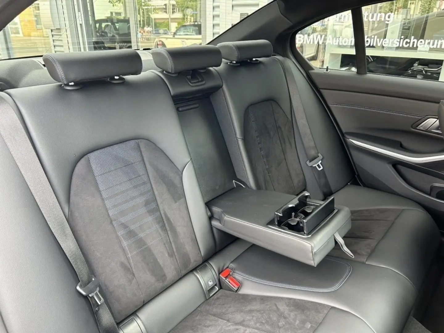 320d xDrive MSport HIFI ACC Glasdach Carbon
