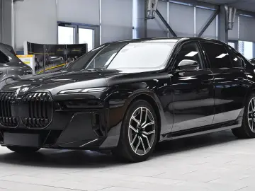 740d xDrive M Sport Mild Hybrid Sportautomatic