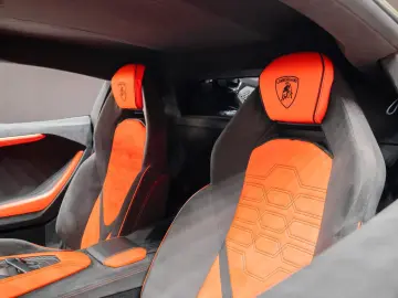 Revuelto 6.5 V12 Verde Turbine AdPersonam