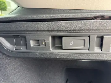 Passat Business TSI 110kW*LED*NAVI*KAM.*AHK*ACC