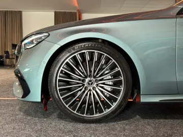 E450d 4M/AMG.PLS/2XSCREEN/AIR/MAS.STZ/STANDH/AHK