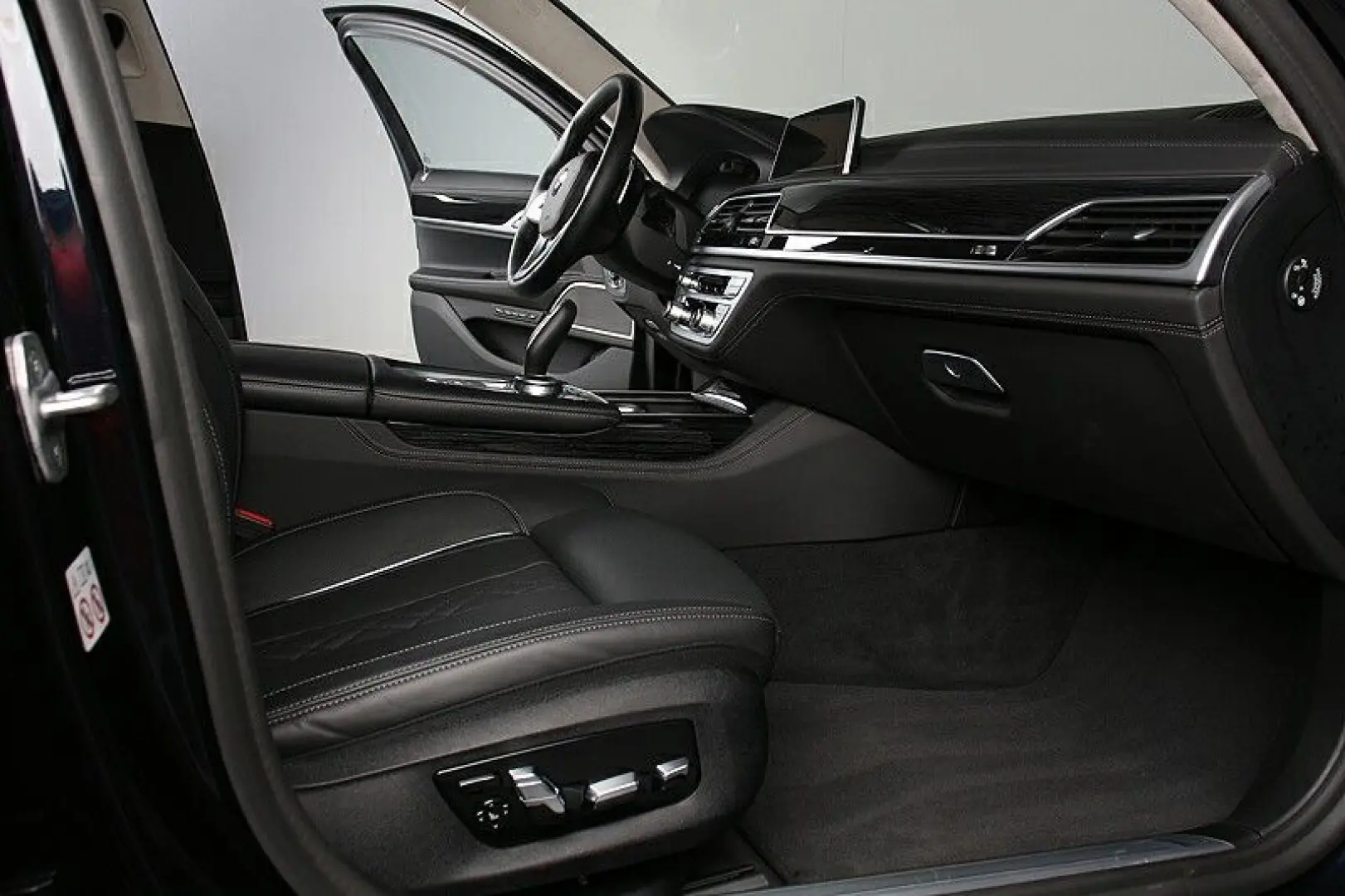 750i A xDr M Sport ACC Laser 3xTV AHK 4x el.Sitz