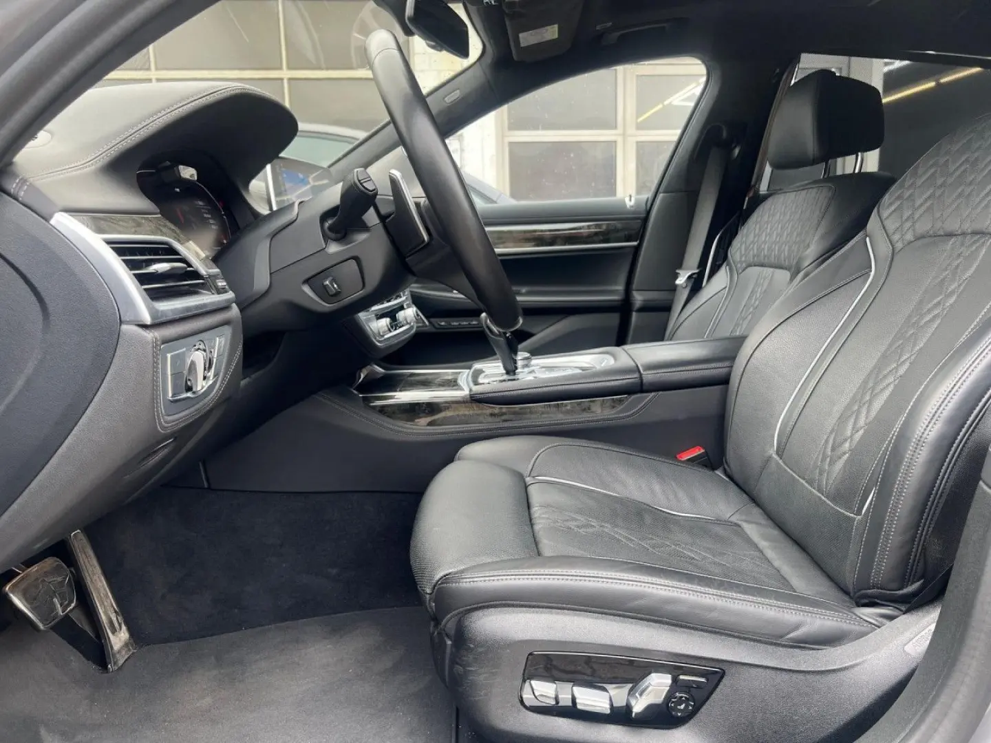 750Li xDr M SPORT ExecutiveDrive Night ExeLounge