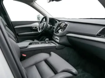 XC90 Recharge T8 AWD Ultimate Bright 7-SITZER