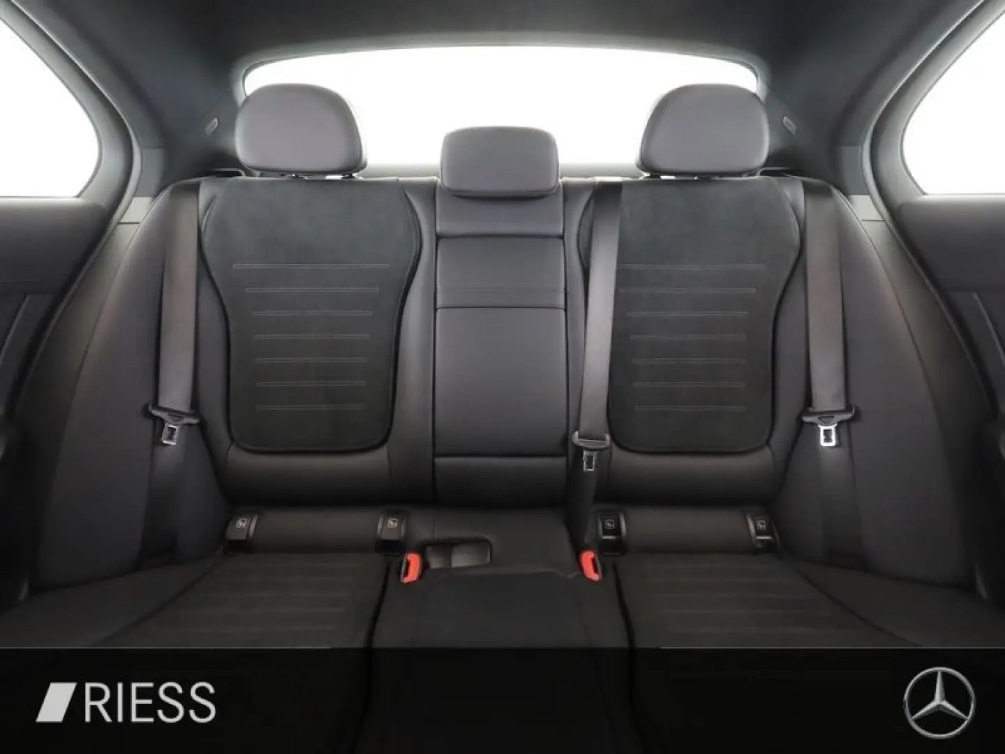 C 300 e 4M AMG Sport Distr Pano W-Paket Keyless