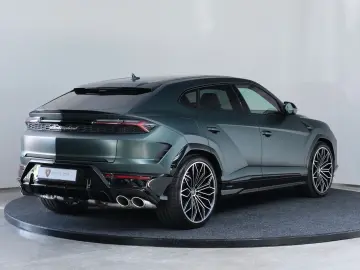 LAMBORGHINI  U R U S  SE 2025