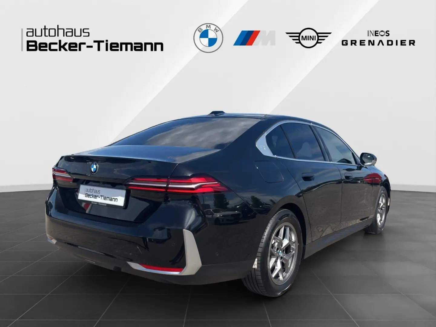 520d LivePro/CarPlay/Head-Up/Standheizung/Drivin