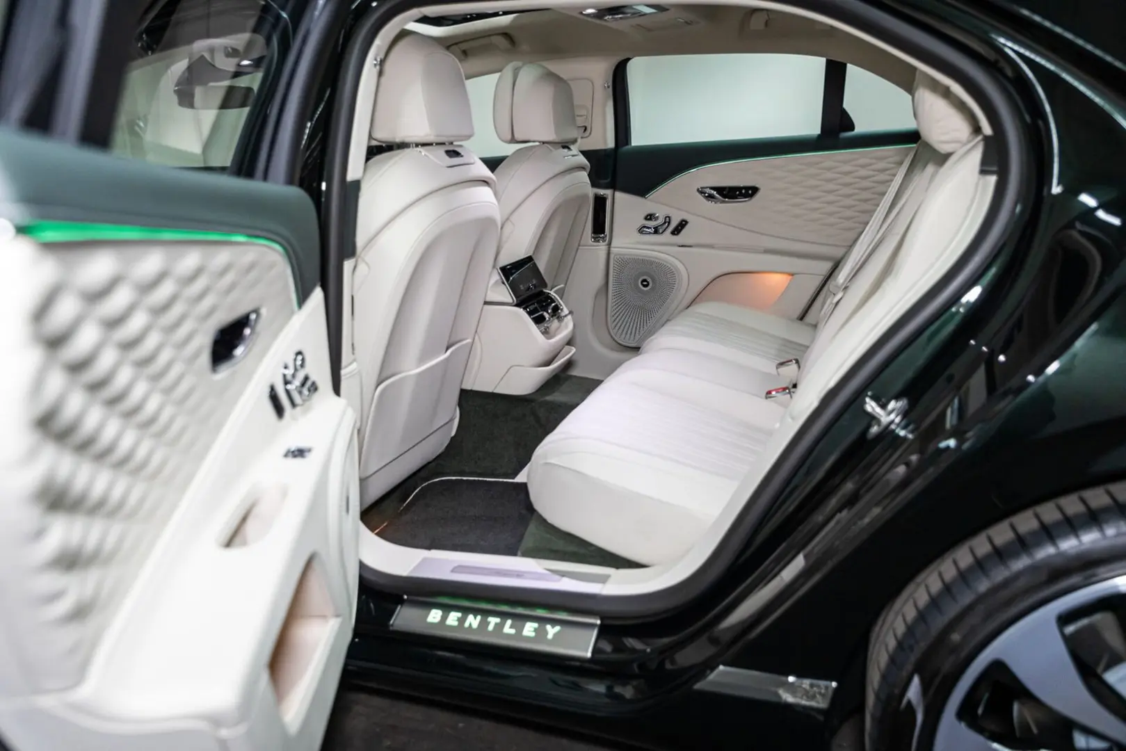 Flying Spur Azure Hybrid