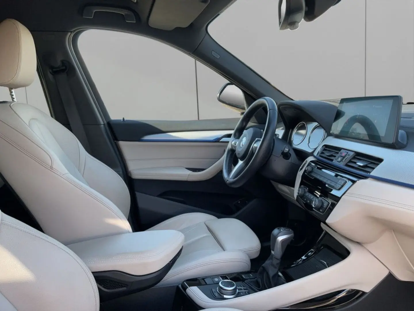 X1 xDrive25e HYBRID M-SPORT LED NAVI HUD KAMERA