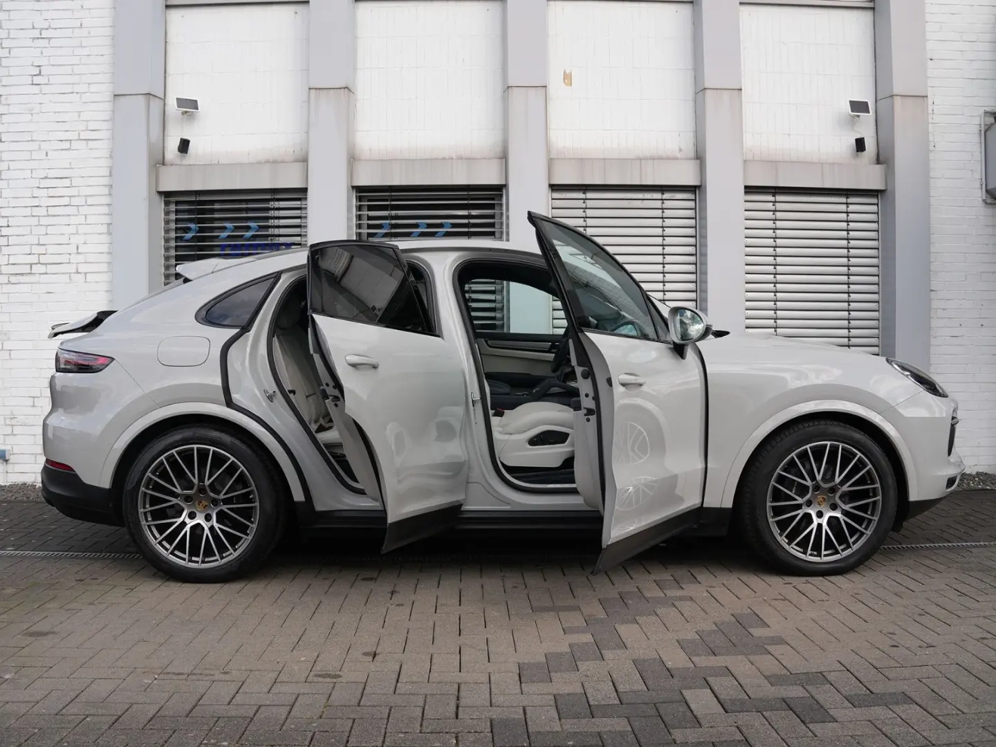 Cayenne Coupé LEDER-KREIDE-ACC-LUFTF.-HUD-AHK