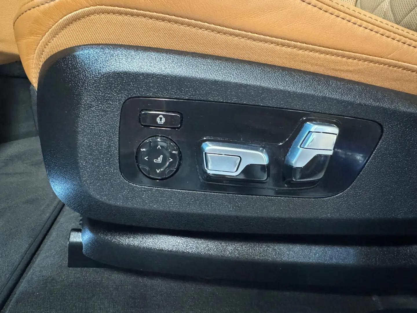 X6 40i xDrive M Sport Pro PANO SKY~HUD~360~22