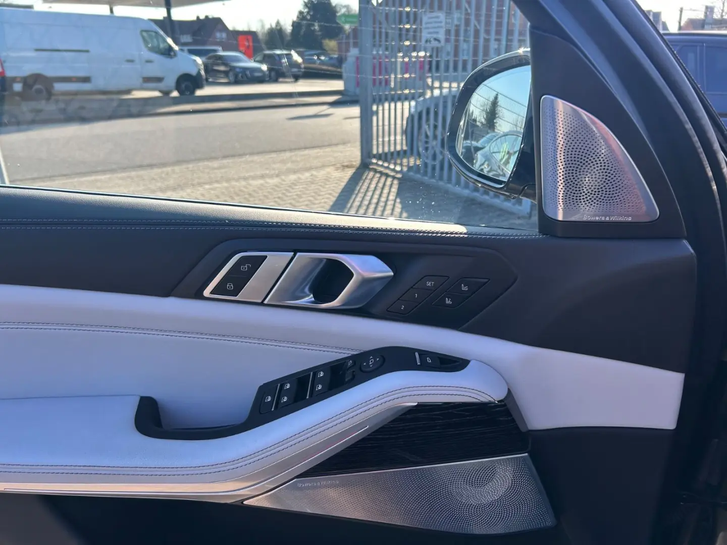 X5 30d M Sport -2Achs-SkyL-BelüSitz-Massage-B&W