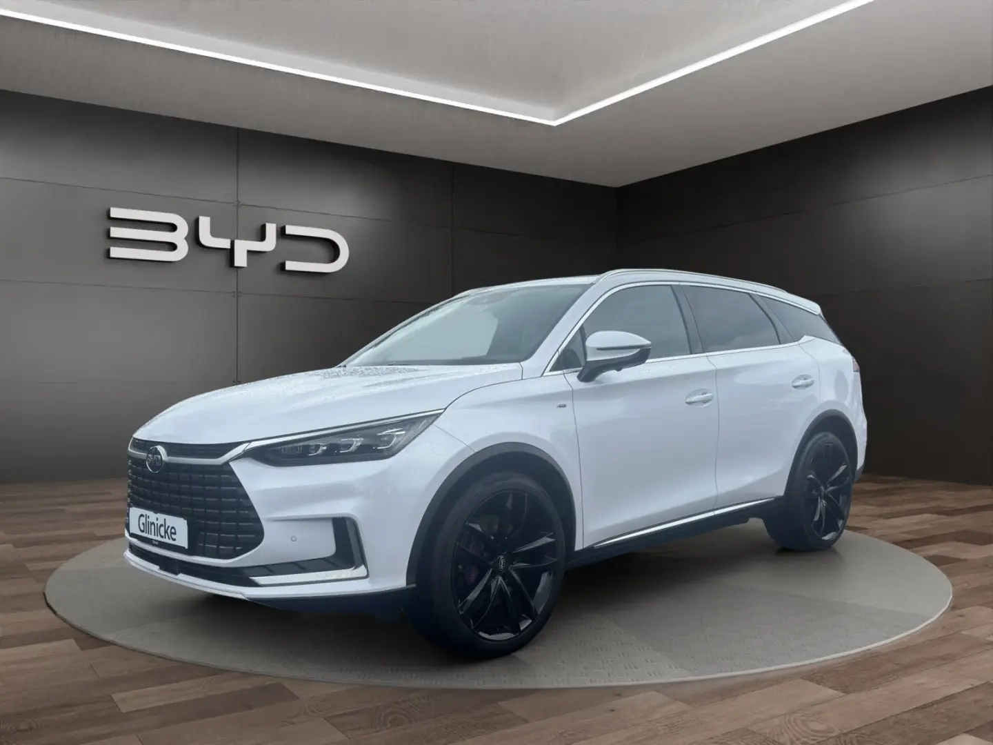 Tang AWD Flagship