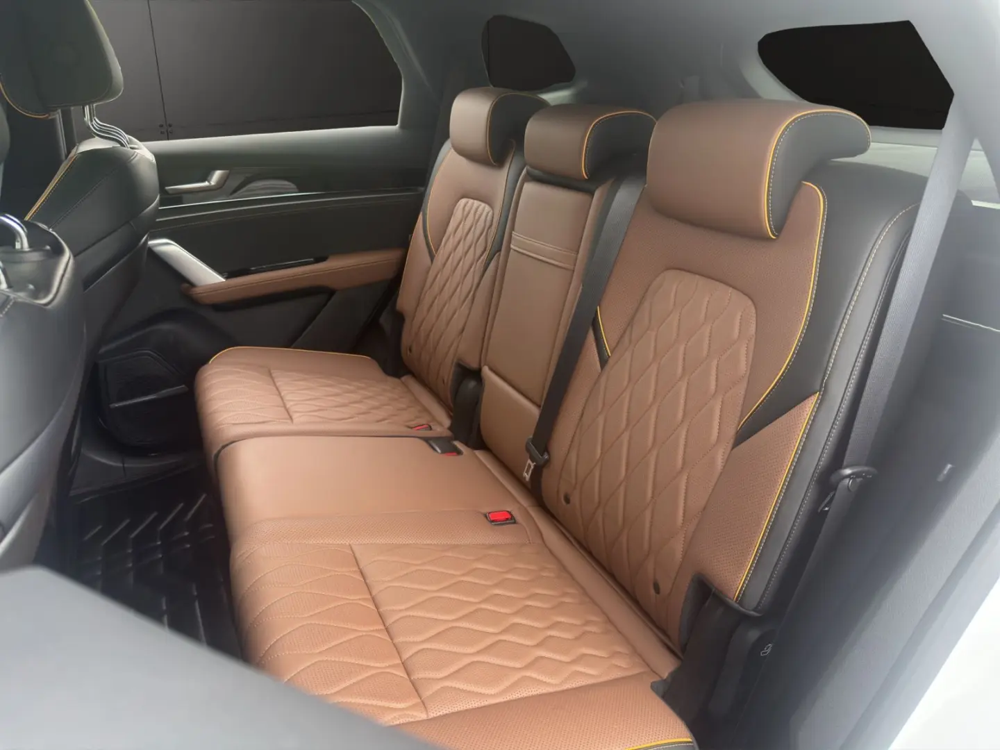 Tang AWD Flagship