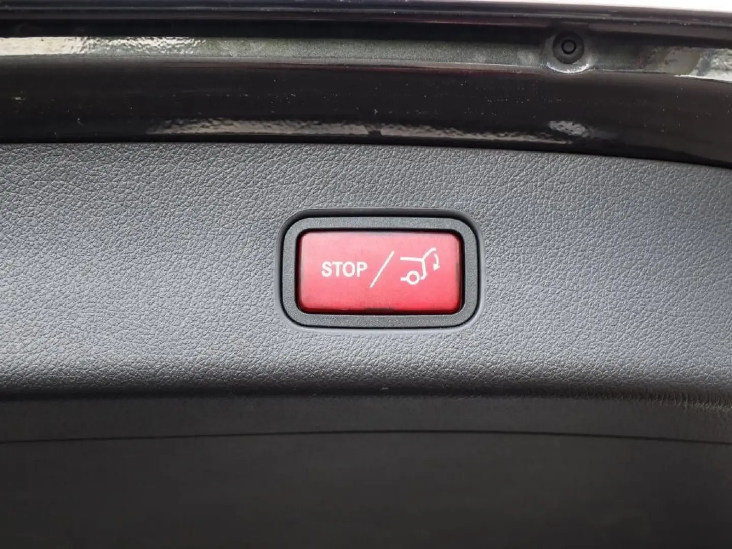 GLC 300 e 4MATIC +Perf-AGA+Avantgarde+MBUX+LED