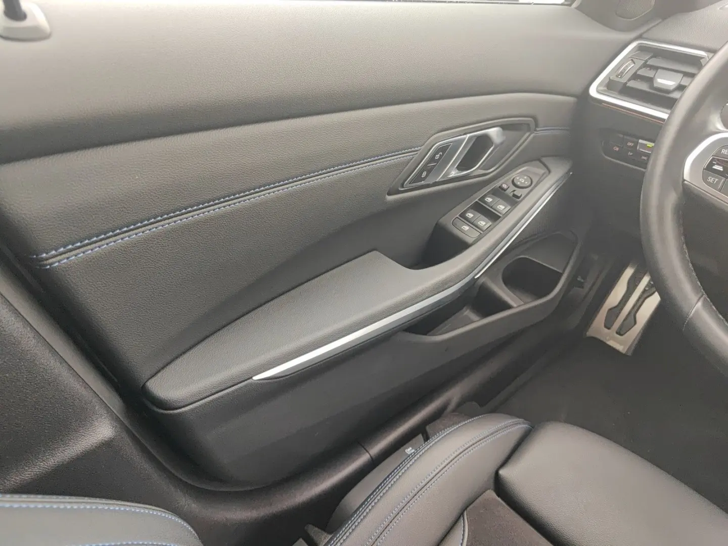 320d xDrive M Sport ACC Standheiz. HIFI Kamera