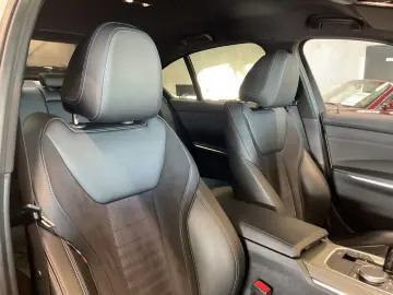 320d M Paket Laserl. LiveC. HuD Kamera Navi 19