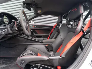 911 GT3 RS Weissach-Paket PCCB BOSE