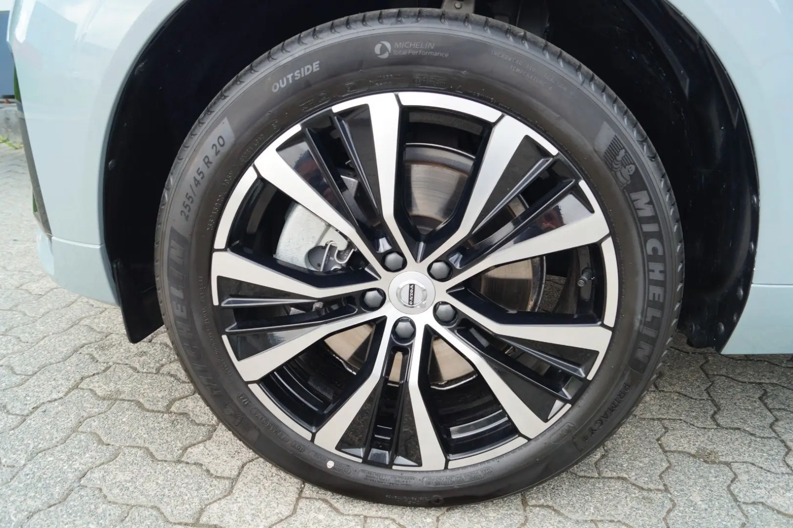 XC60 B4 Benzin 2WD Plus Dark Aut/Panorama/Standh