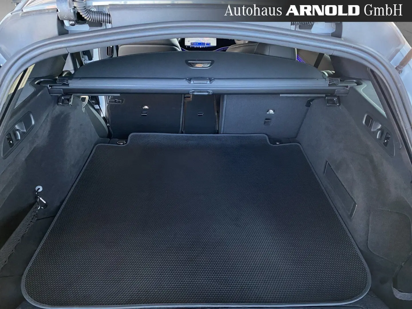 E 300 T de 4M AMG L. SUPERSCR AHK Pano HUD Distr