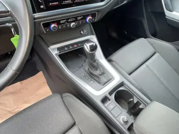 Q3 35 TFSI LED PDC CarPlay Phone Box