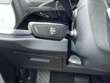 Q3 35 TFSI LED PDC CarPlay Phone Box