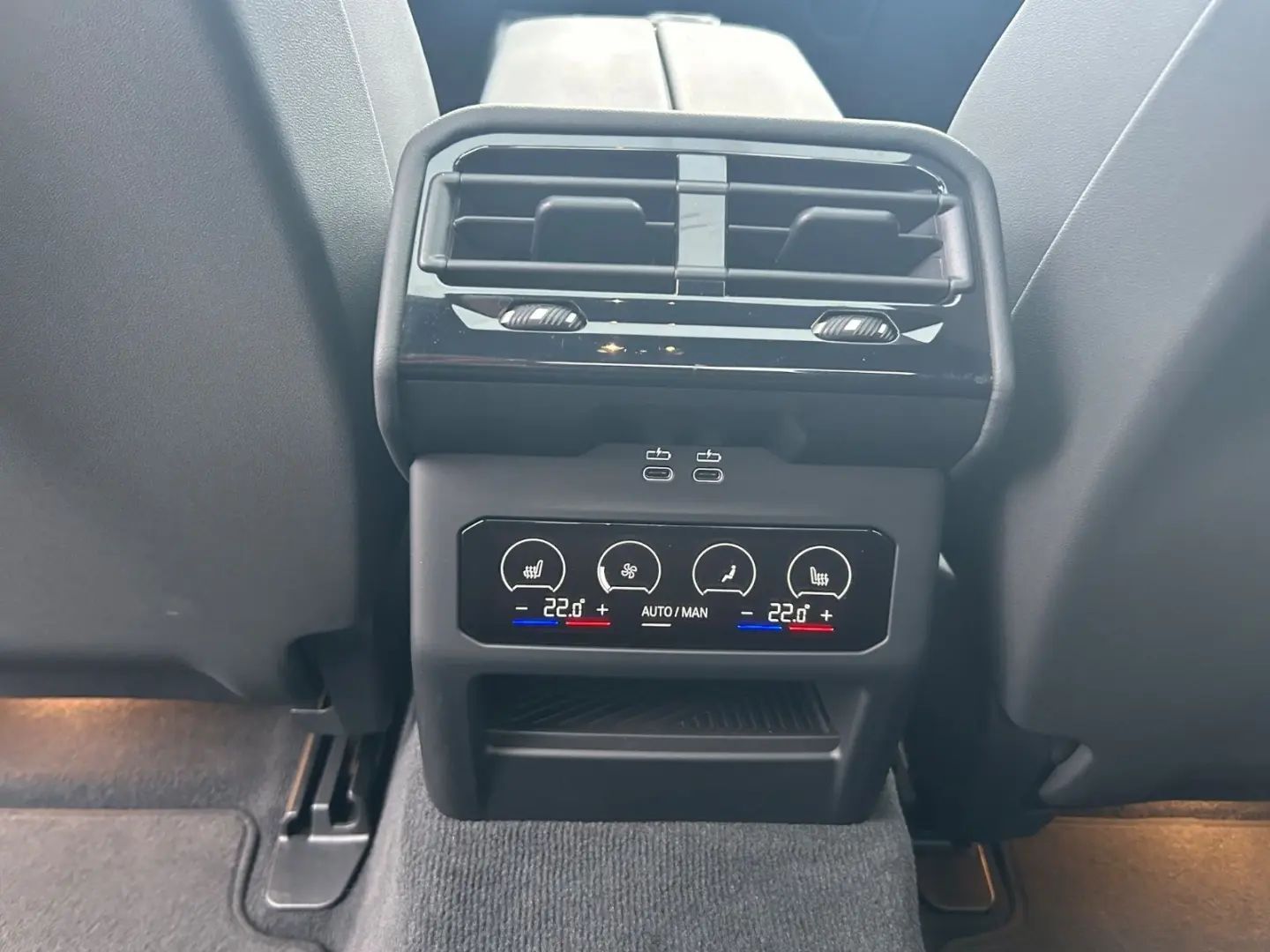 520 xDr M Sport -HUD-ACC-Pano-BelüSitz-Memo-360K