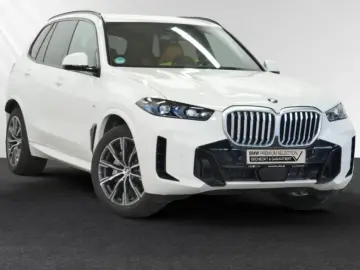 X5 xDrive30d M Sport IconicGlow AmbientAir GestureControl