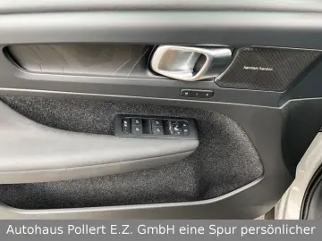 XC40  T4 Recharge Plug-In Hybrid 2WD Plus Bright