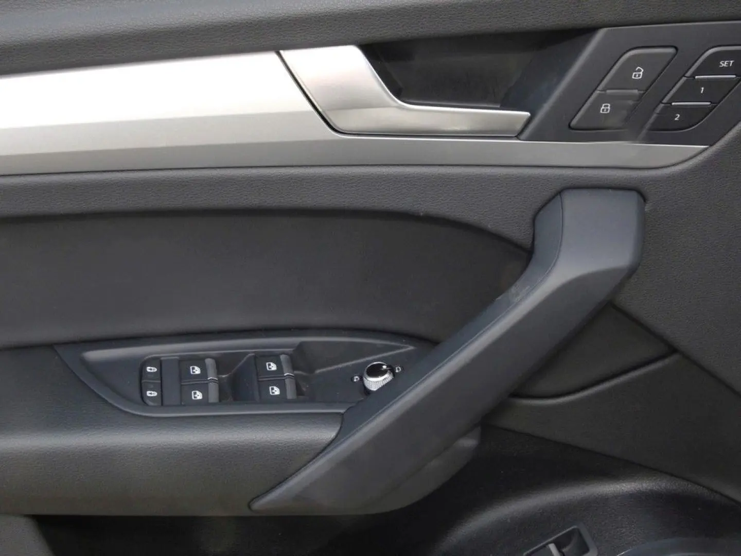 Q5 Sportback 40 TDI S line 18