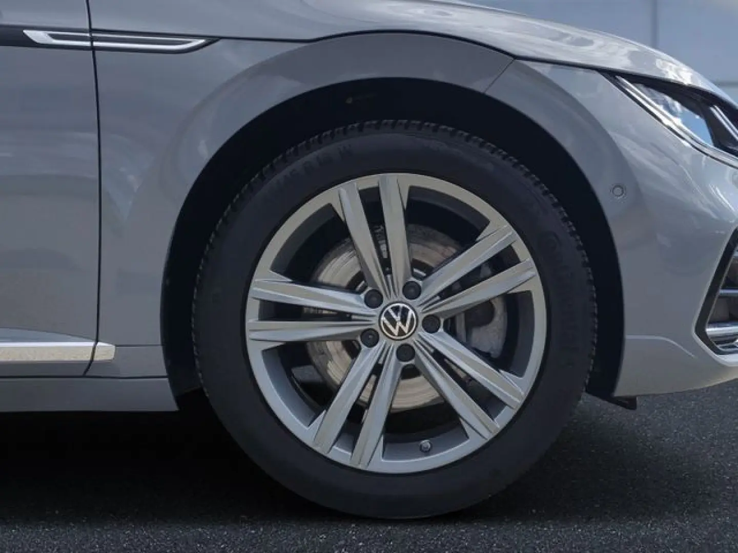 Volkswagen Arteon R-Line 2.0 TSI DSG 4M NAVI HUD