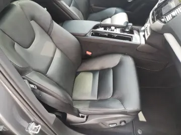 XC90 B5 (Diesel) AWD Momentum Pro