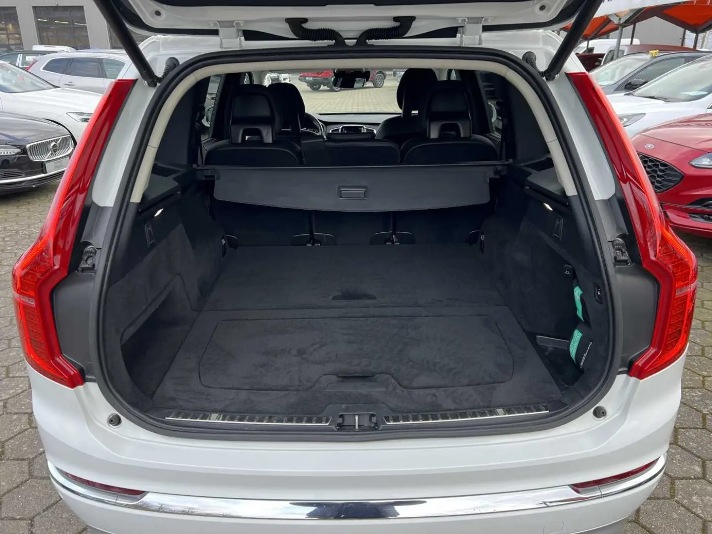 XC 90 B5 AWD Diesel Inscr. MildHybrid AHK