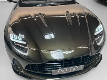 DB12 Coupe | Aston Martin Brussels | CARBON SEAT