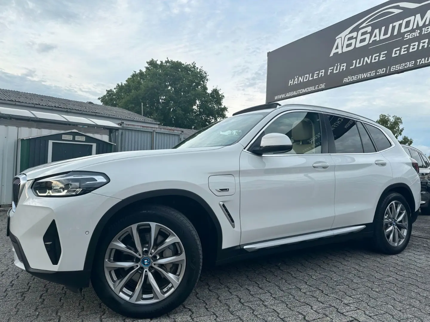 X3 xDr30e xLine PANO*AHK*Leder*HUD*AdapLED*HiFi