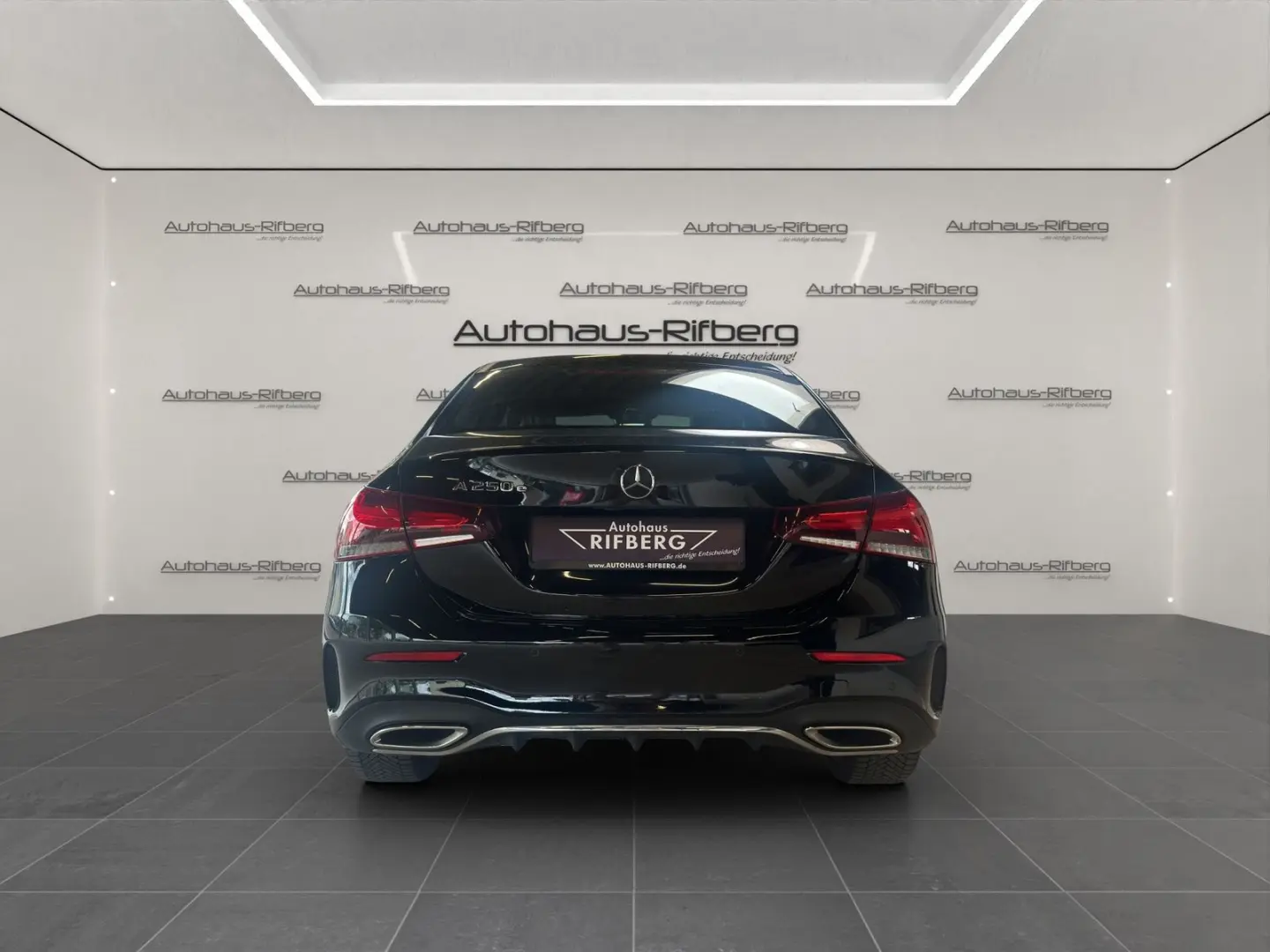 A 250 e Business 8G AMG Kamera/LED/18Zoll/Navi