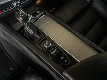 VOLVO XC60 D4 INSCRIPTION LUXE