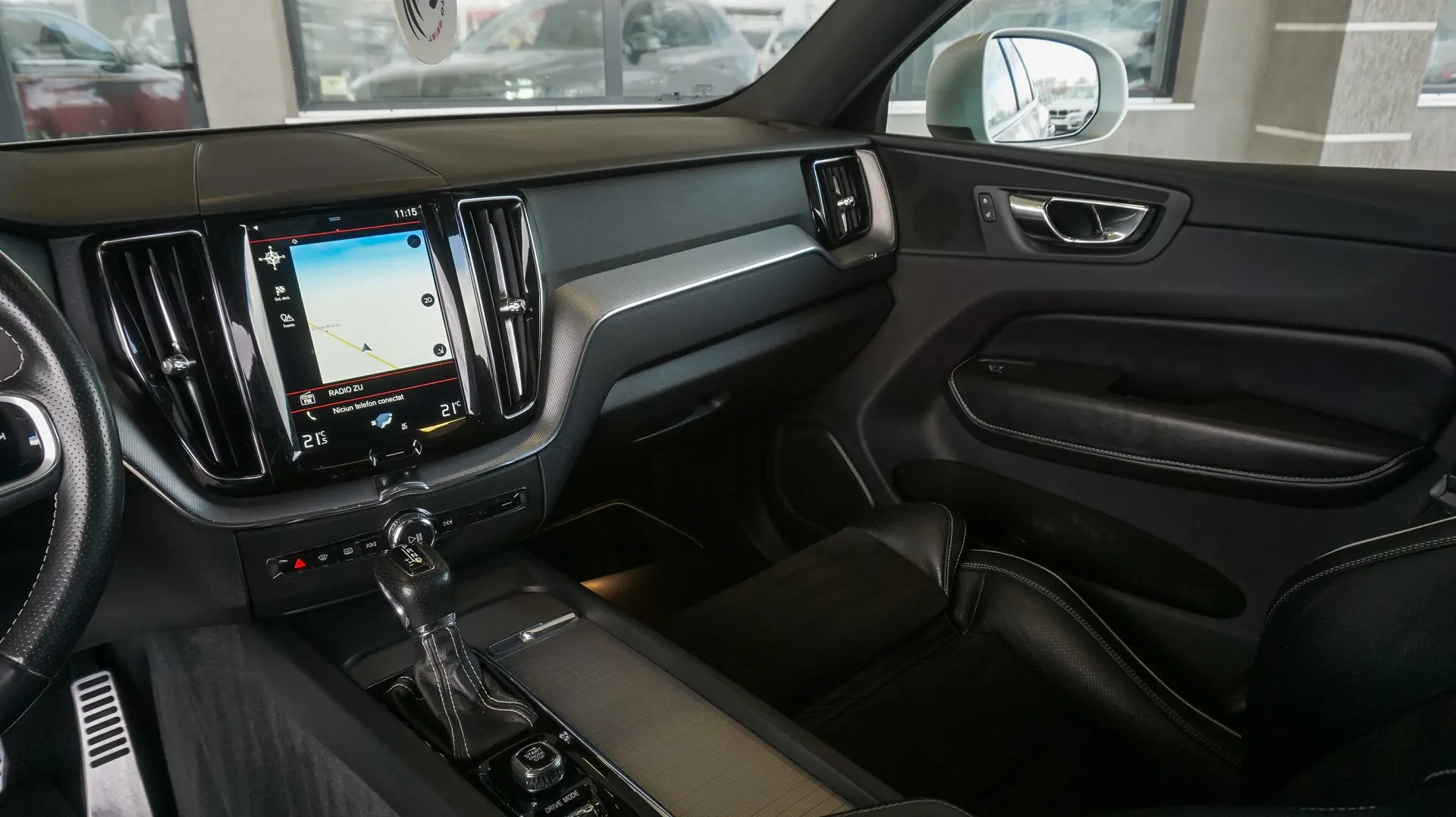 VOLVO XC60 D4 AWD R-DESIGN